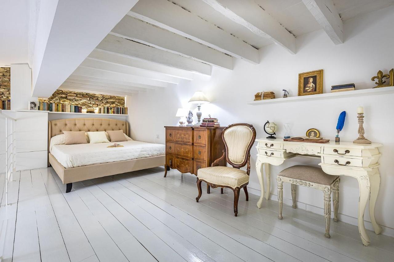 The House Of Books Apartment Florence