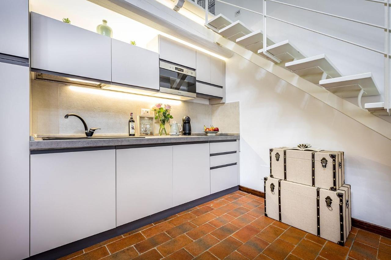 The House Of Books Apartment *